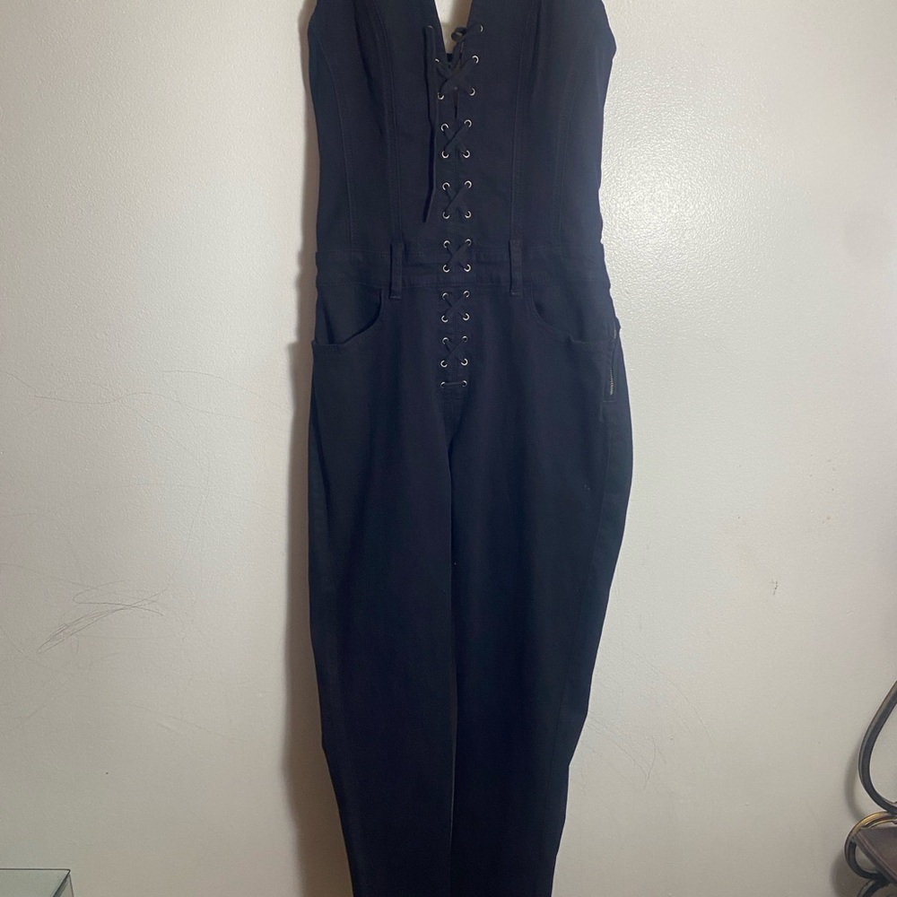 Guess Black Garment with Label Detail